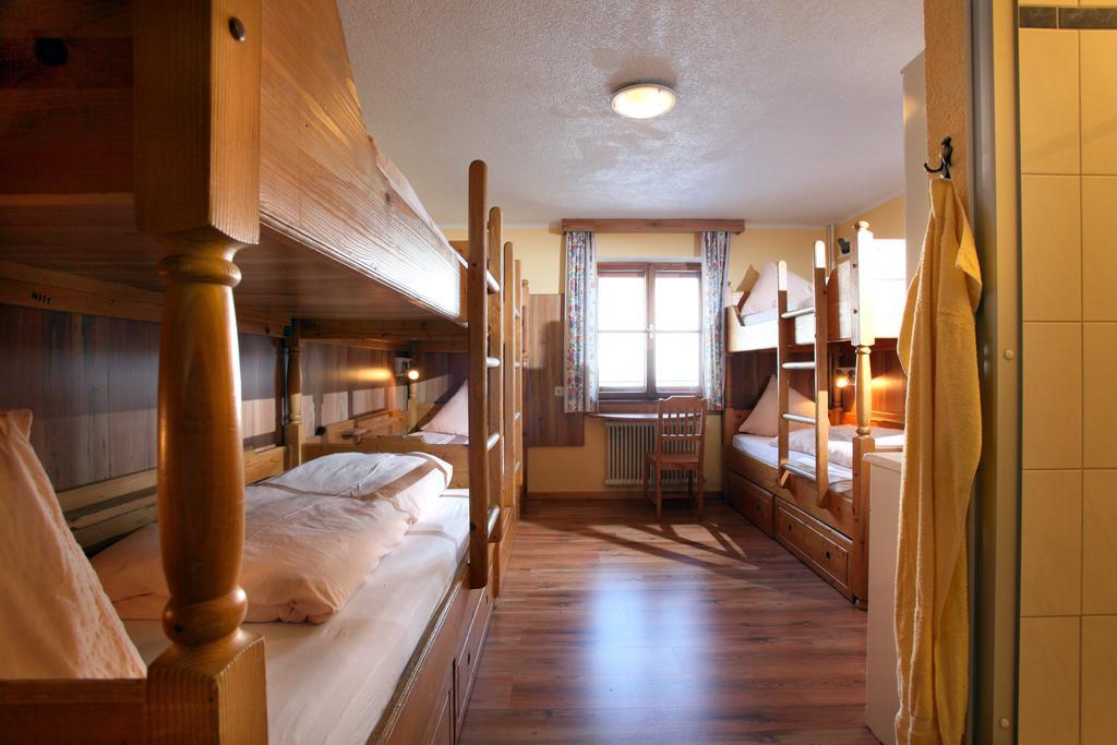 Berghütte Burgweghof Jugendgästehaus Albergue Westendorf Habitación foto